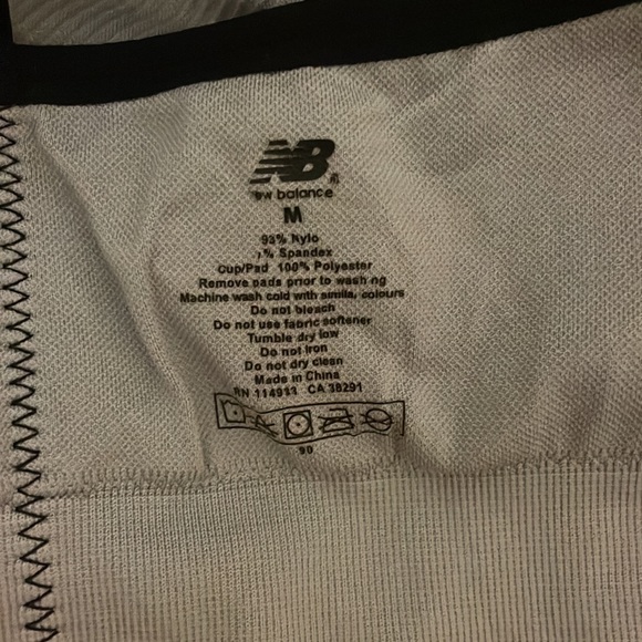 New Balance Sports Bra - Picture 5 of 5
